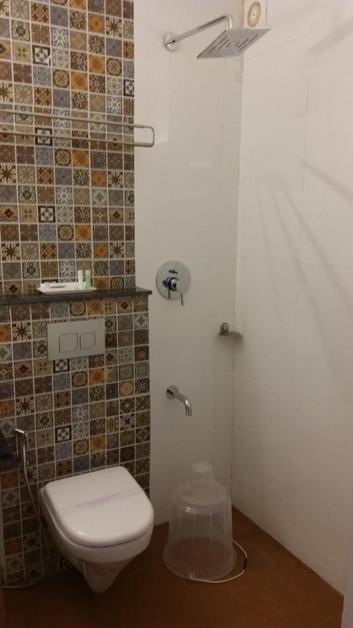 Bed & Breakfast Silver Business Chennai